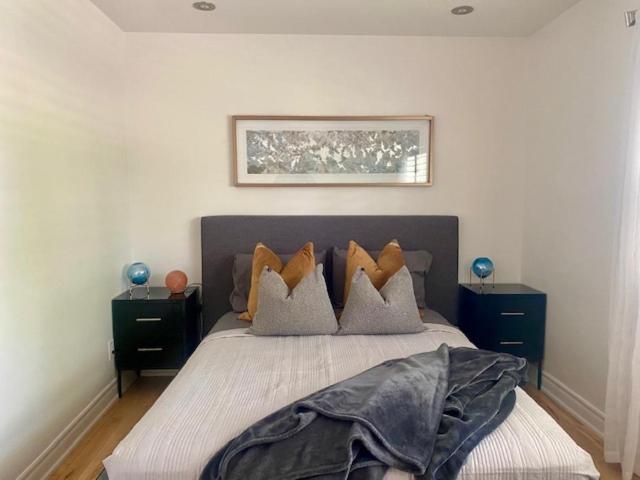 Clearbrooke Gem- Bright Private Bedroom Close To Yyz Toronto Exterior photo