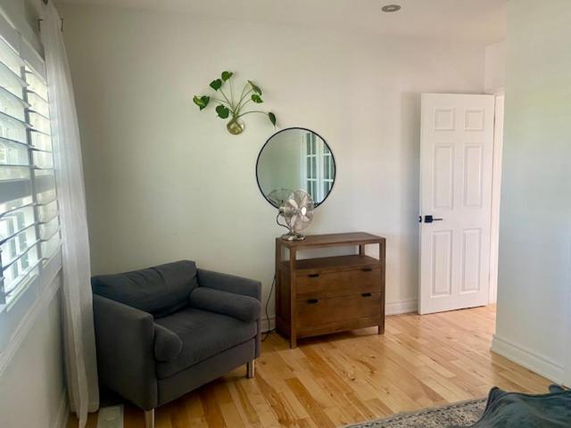 Clearbrooke Gem- Bright Private Bedroom Close To Yyz Toronto Exterior photo