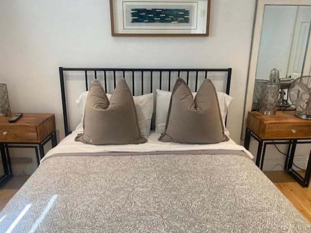 Clearbrooke Gem- Bright Private Bedroom Close To Yyz Toronto Exterior photo